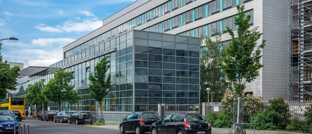 Bundeswehrkrankenhaus-Berlin-SLEA-TEC-1024x442-2-1-1-1.webp